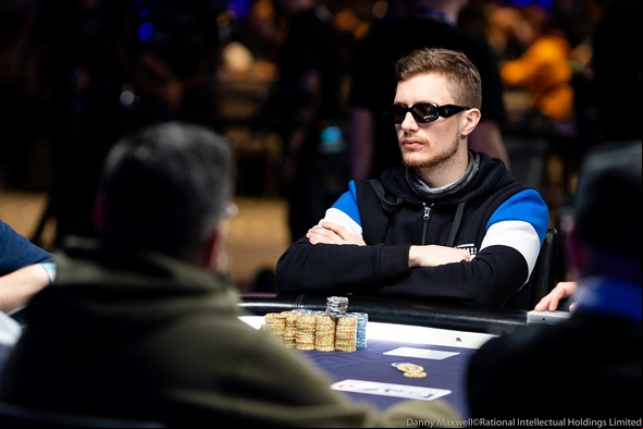 Největší stack bude mít ve finále před sebou Roman Hrabec