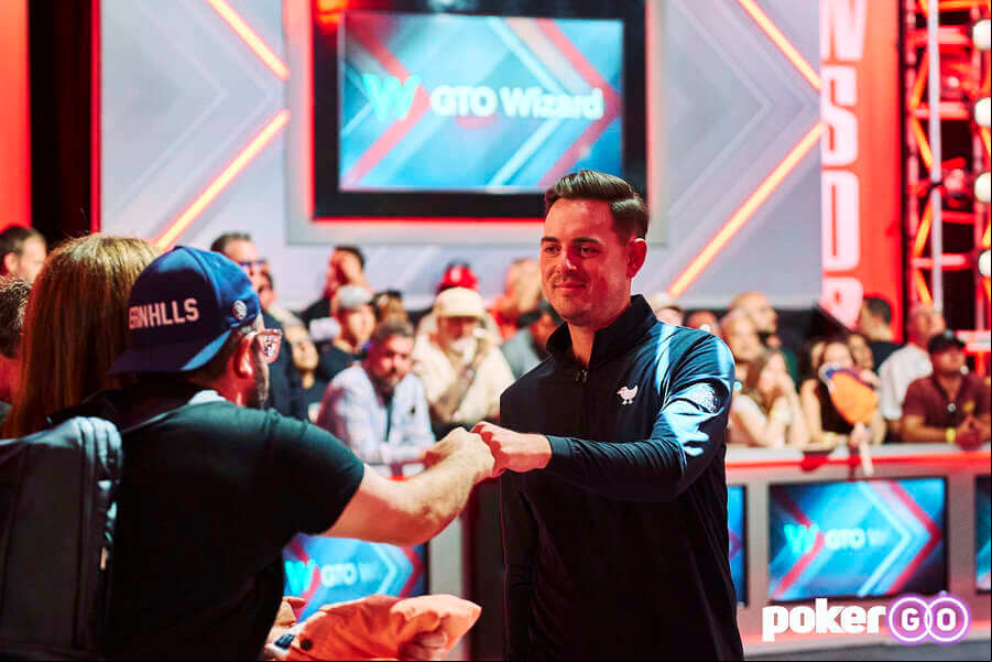 Toby Lewis v ME WSOP na PokerGO.com
