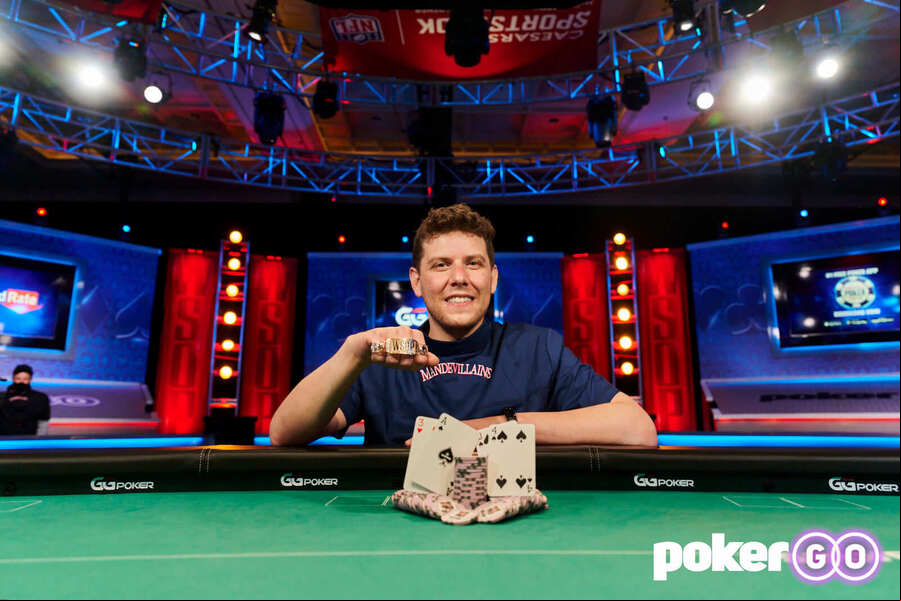 Ari Engel během WSOP 2021 na PokerGO.com