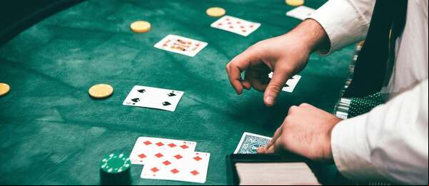 Blackjack je oblíbená karetní hra ve všech kasinech